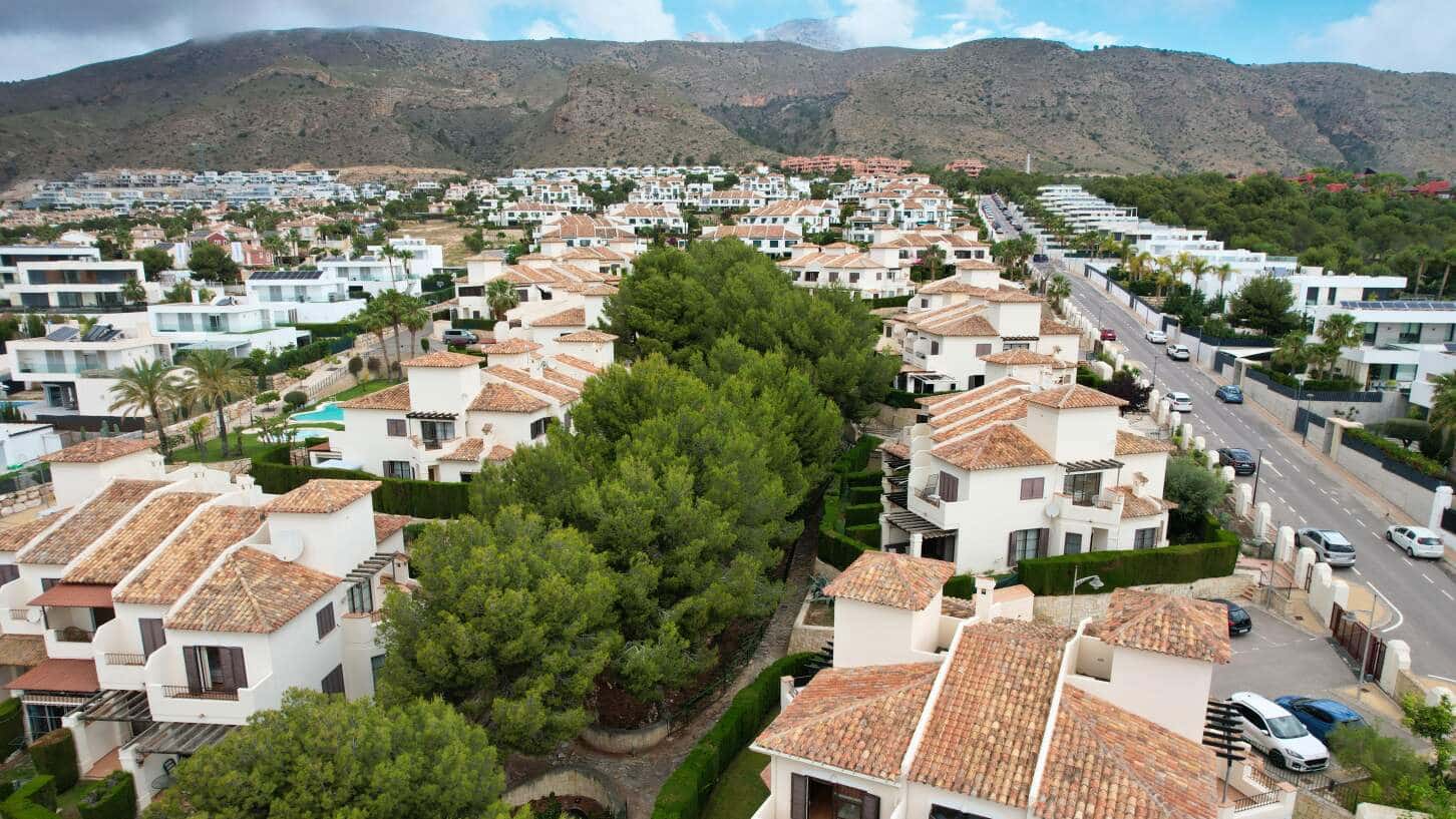 Casa de 3 habitaciones en Finestrat en venta con piscina garaje - 375.000 € (Ref: 9830317)