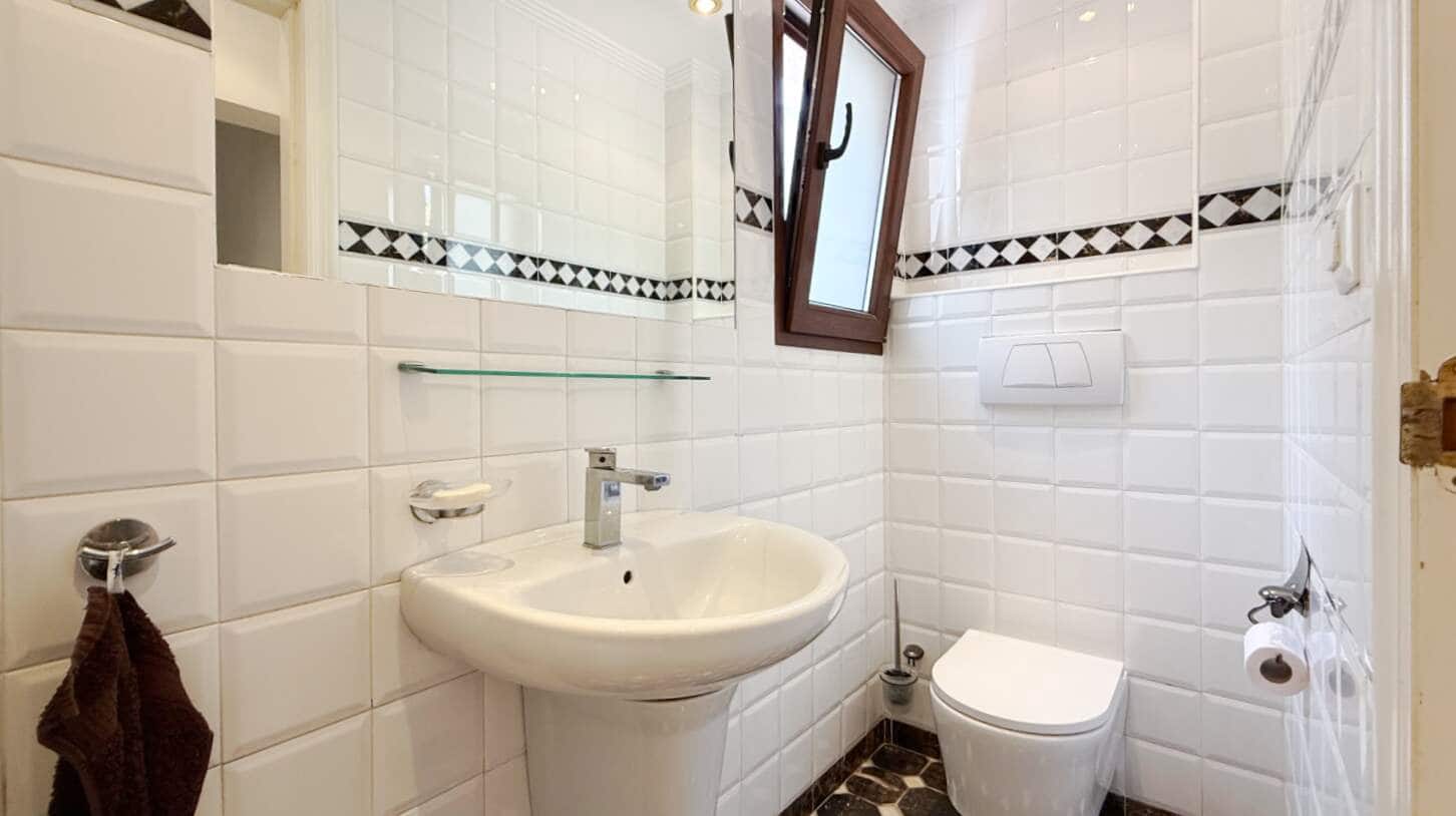 5 bedroom Villa for sale in Altea with pool garage - € 1,900,000 (Ref: 9832050)