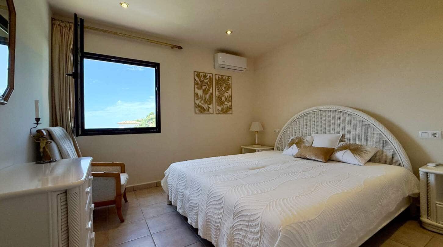 5 bedroom Villa for sale in Altea with pool garage - € 1,900,000 (Ref: 9832050)