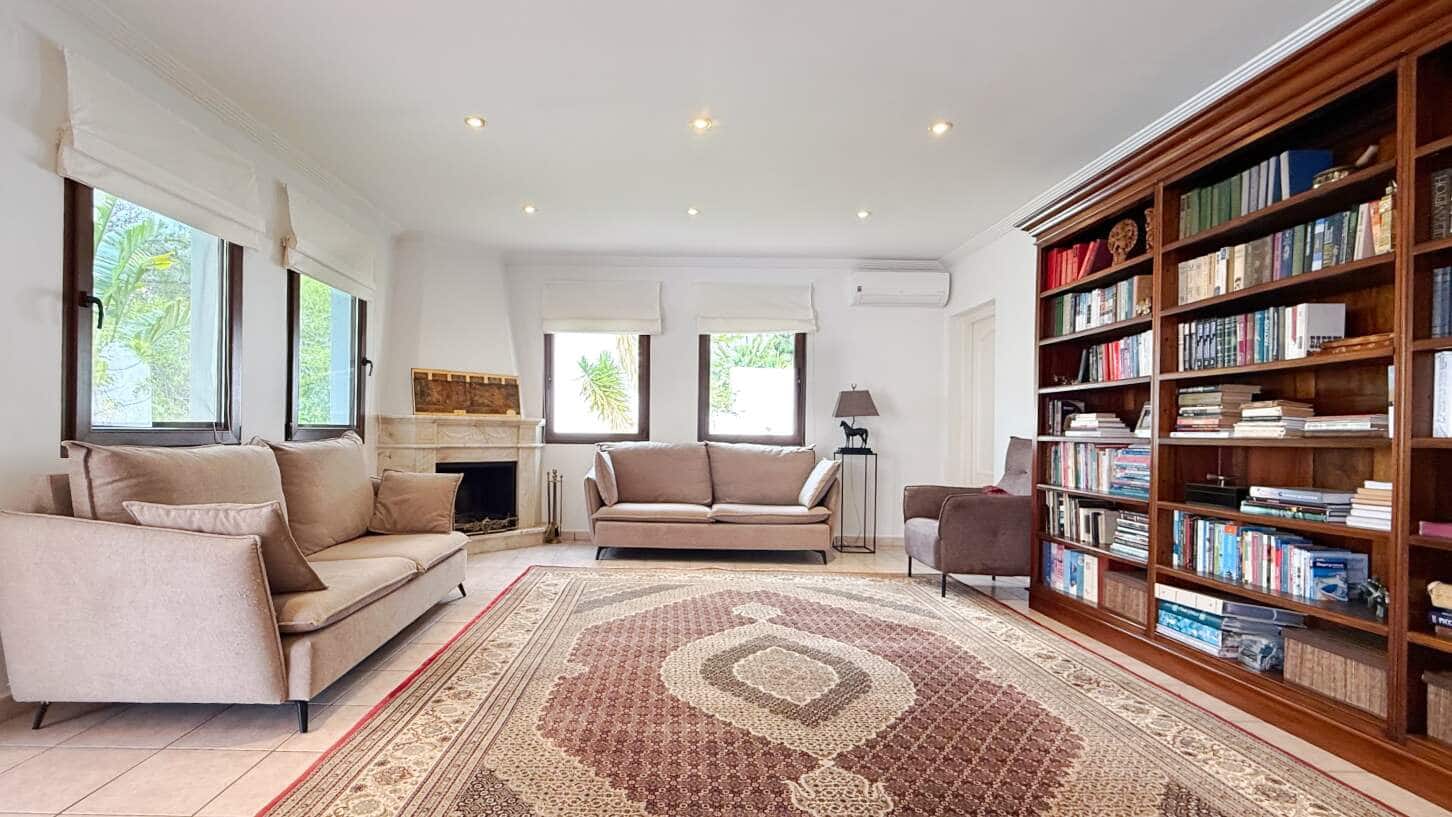 5 bedroom Villa for sale in Altea with pool garage - € 1,900,000 (Ref: 9832050)