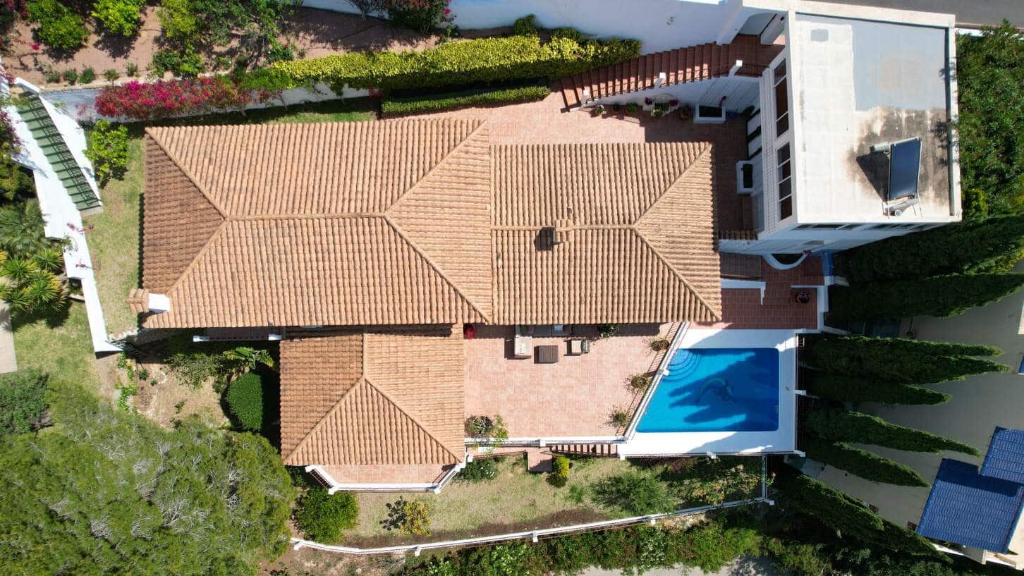 5 bedroom Villa for sale in Altea with pool garage - € 1,900,000 (Ref: 9832050)