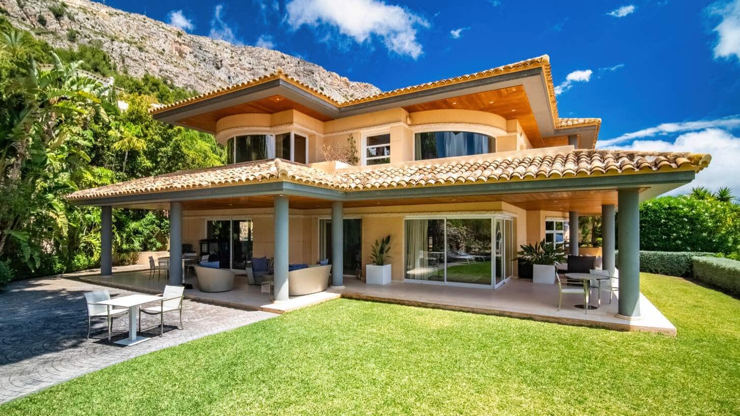 7 bedroom Villa for sale in Altea with pool garage - € 6,500,000 (Ref: 9844575)
