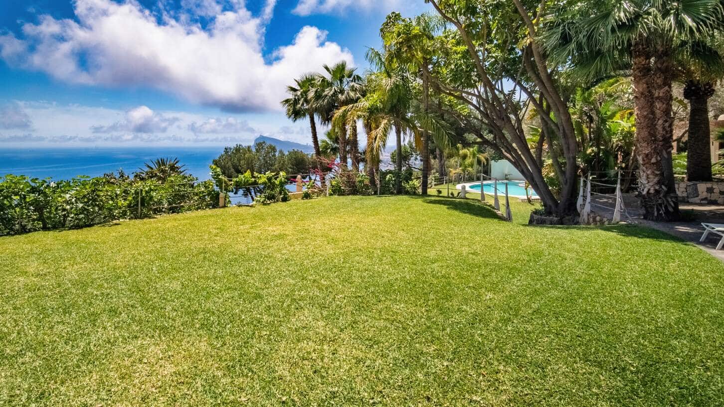 7 bedroom Villa for sale in Altea with pool garage - € 6,500,000 (Ref: 9844575)