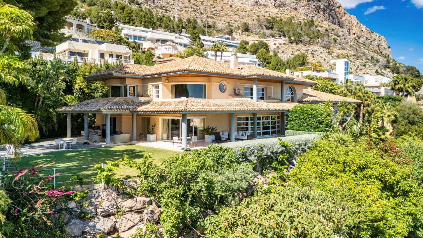 7 bedroom Villa for sale in Altea with pool garage - € 6,500,000 (Ref: 9844575)