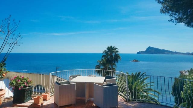 9 sypialnia Willa na sprzedaż w Altea z basenem garażem - 2 950 000 € (Ref: 9847730)