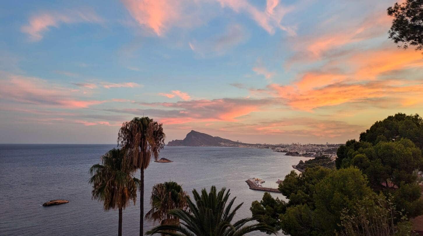 9 bedroom Villa for sale in Altea with pool garage - € 2,950,000 (Ref: 9847730)