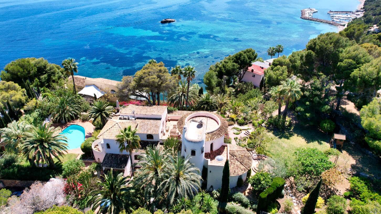 9 bedroom Villa for sale in Altea with pool garage - € 2,950,000 (Ref: 9847730)