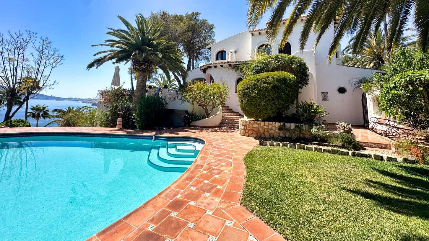 9 bedroom Villa for sale in Altea with pool garage - € 2,950,000 (Ref: 9847730)