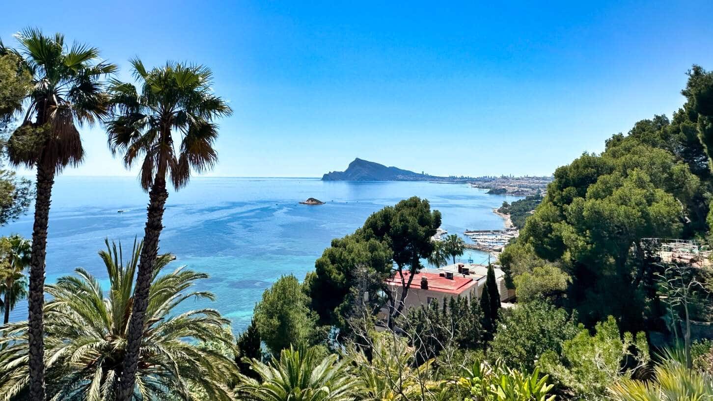 9 bedroom Villa for sale in Altea with pool garage - € 2,950,000 (Ref: 9847730)