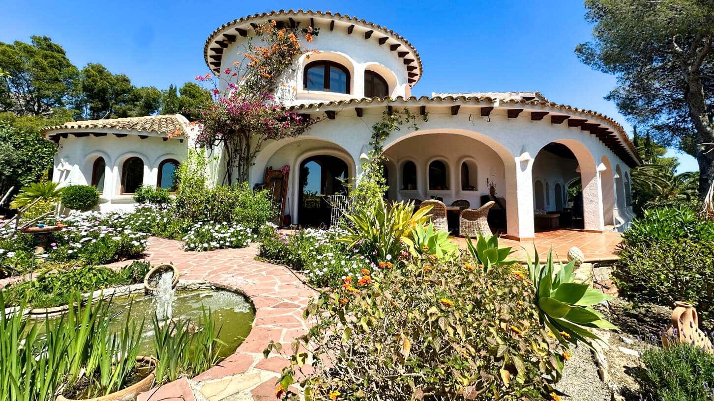 9 bedroom Villa for sale in Altea with pool garage - € 2,950,000 (Ref: 9847730)