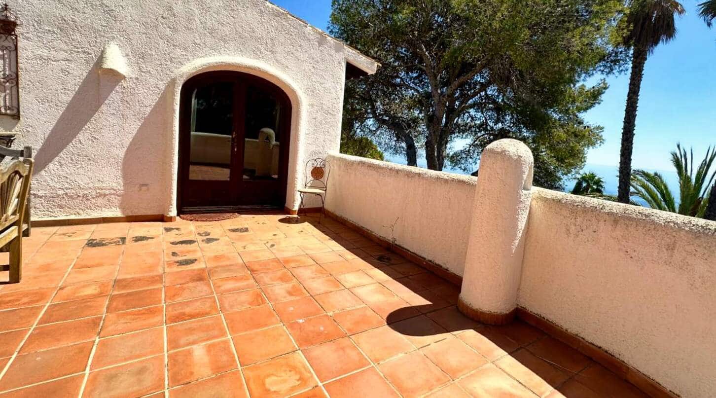 9 bedroom Villa for sale in Altea with pool garage - € 2,950,000 (Ref: 9847730)