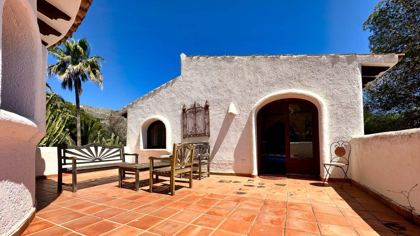 9 bedroom Villa for sale in Altea with pool garage - € 2,950,000 (Ref: 9847730)