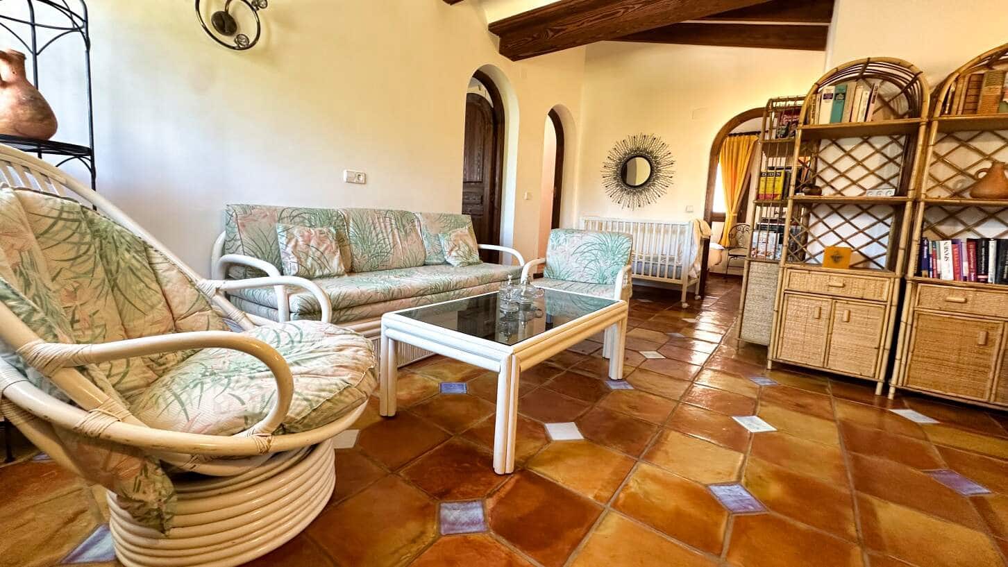 9 bedroom Villa for sale in Altea with pool garage - € 2,950,000 (Ref: 9847730)
