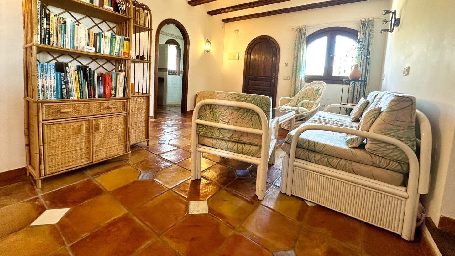 9 bedroom Villa for sale in Altea with pool garage - € 2,950,000 (Ref: 9847730)