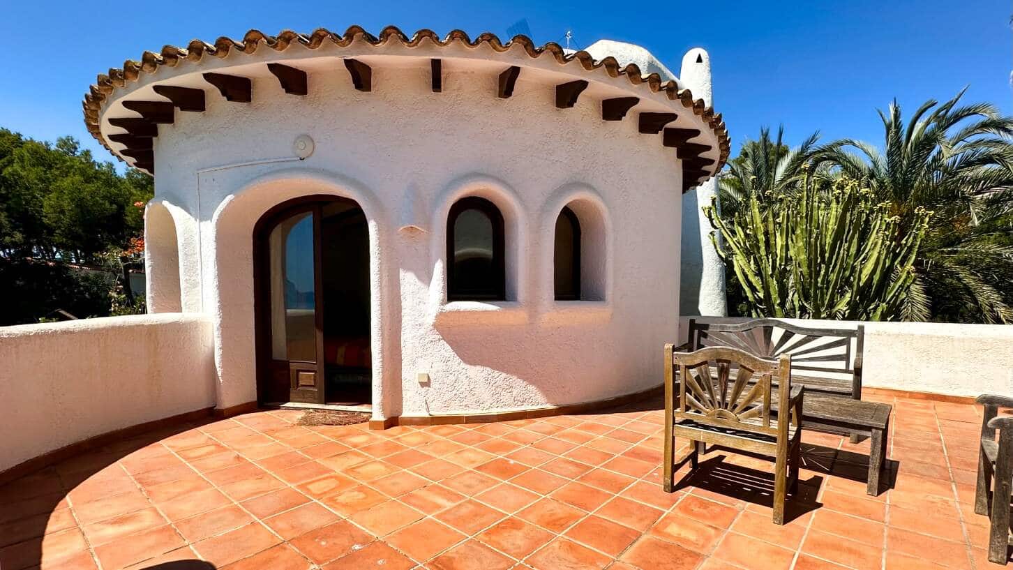 9 bedroom Villa for sale in Altea with pool garage - € 2,950,000 (Ref: 9847730)