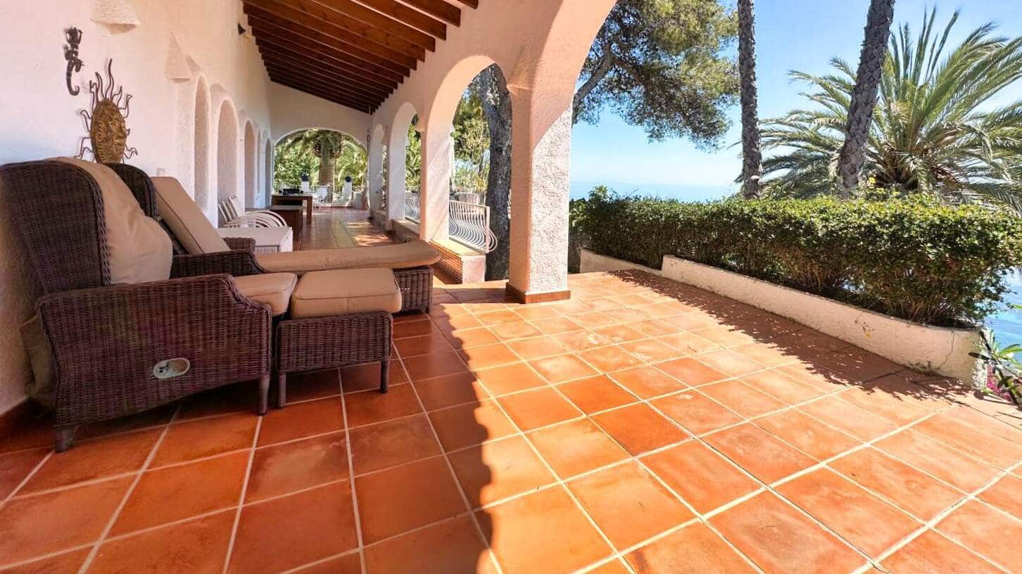 9 bedroom Villa for sale in Altea with pool garage - € 2,950,000 (Ref: 9847730)