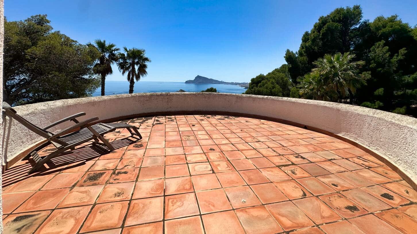 9 bedroom Villa for sale in Altea with pool garage - € 2,950,000 (Ref: 9847730)