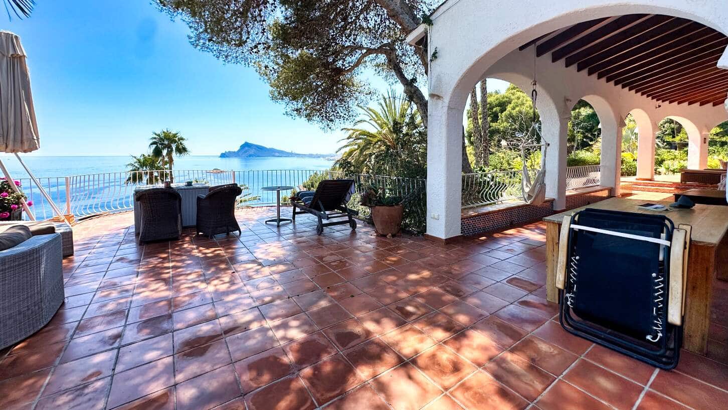 9 bedroom Villa for sale in Altea with pool garage - € 2,950,000 (Ref: 9847730)