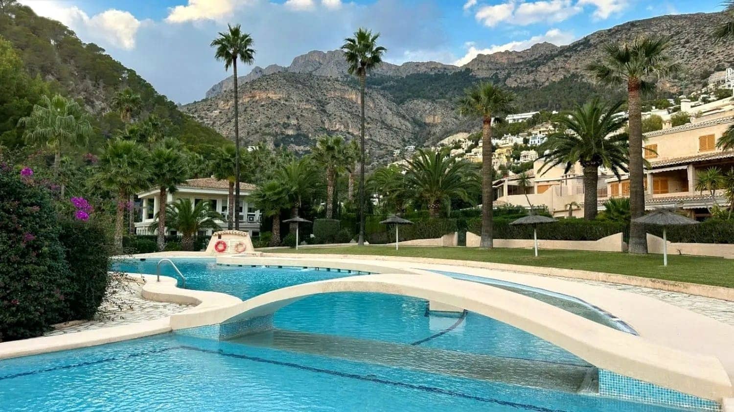3 bedroom Apartment for sale in Altea with pool - € 520,000 (Ref: 9847741)