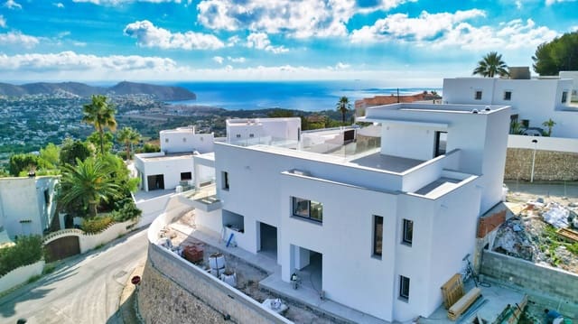 3 soverom Villa til salgs i Moraira, Teulada-Moraira med svømmebasseng garasje - € 2 250 000 (Ref: 9847745)