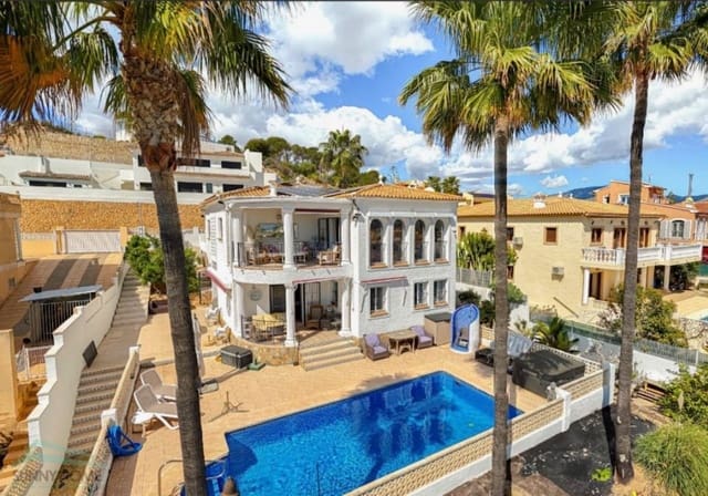 Chalet de 5 habitaciones en La Nucia en venta con piscina garaje - 825.000 € (Ref: 9847746)