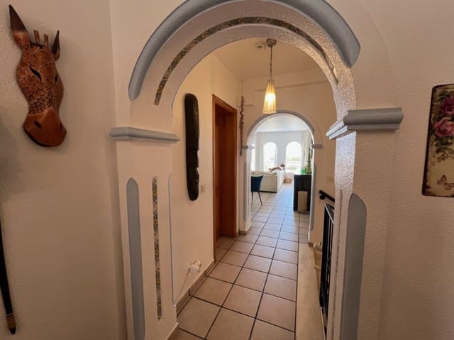 Chalet de 5 habitaciones en La Nucia en venta con piscina garaje - 825.000 € (Ref: 9847746)