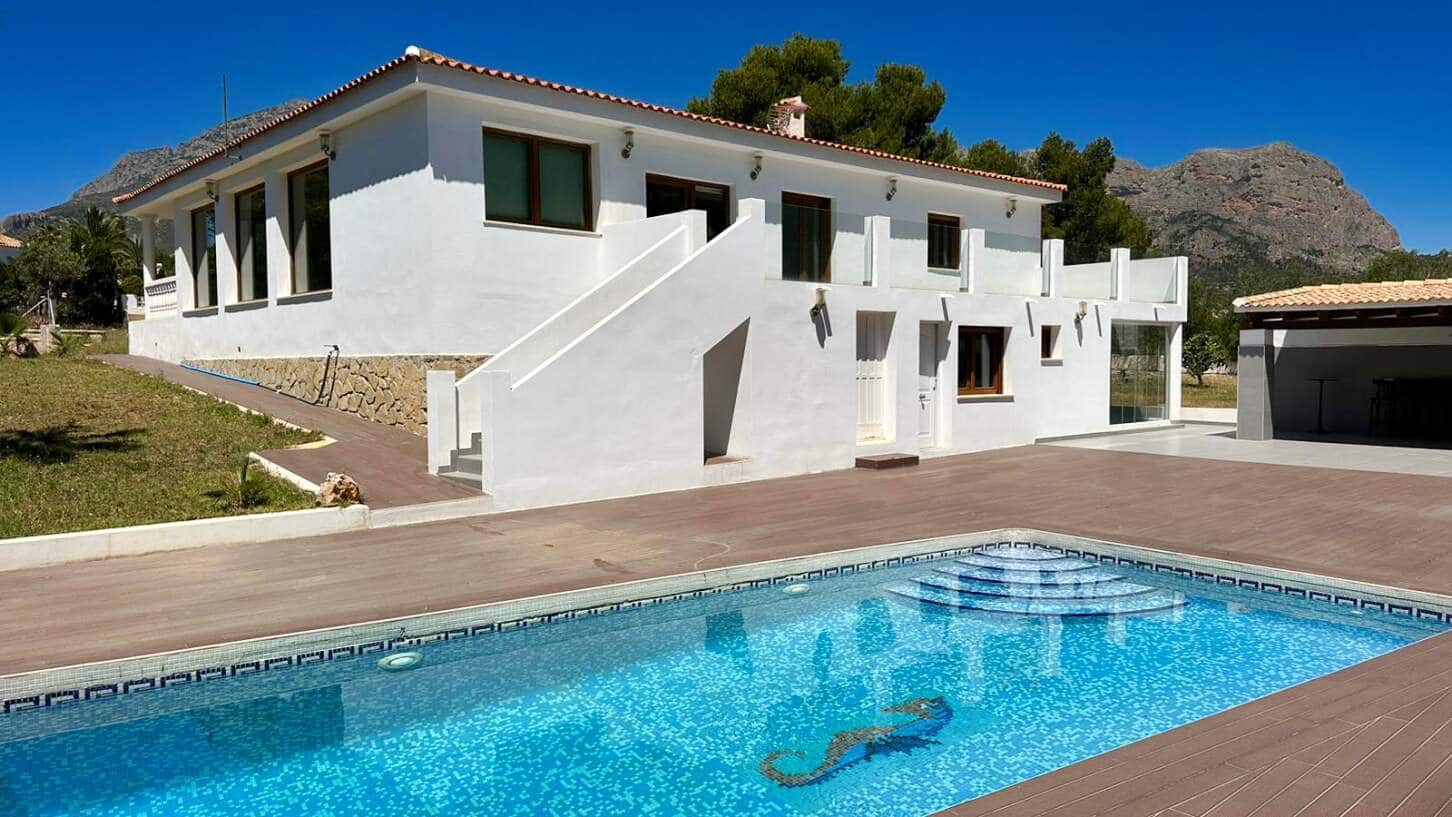 4 chambre Villa/Maison à vendre à La Nucia avec piscine - 900 000 € (Ref: 9858720)