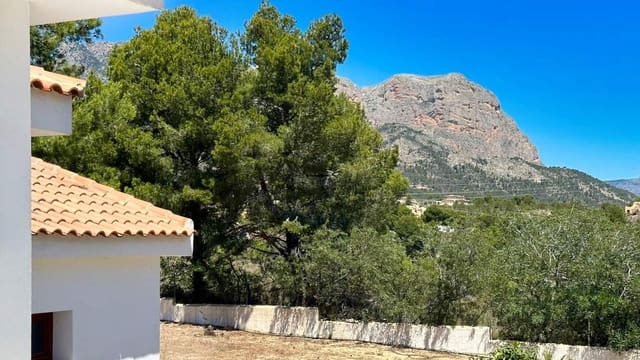 4 soveværelse Villa til salg i La Nucia med swimmingpool - € 900.000 (Ref: 9858720)