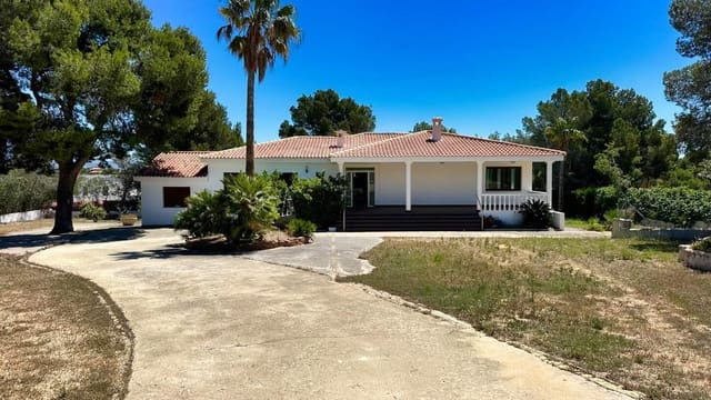4 soveværelse Villa til salg i La Nucia med swimmingpool - € 900.000 (Ref: 9858720)