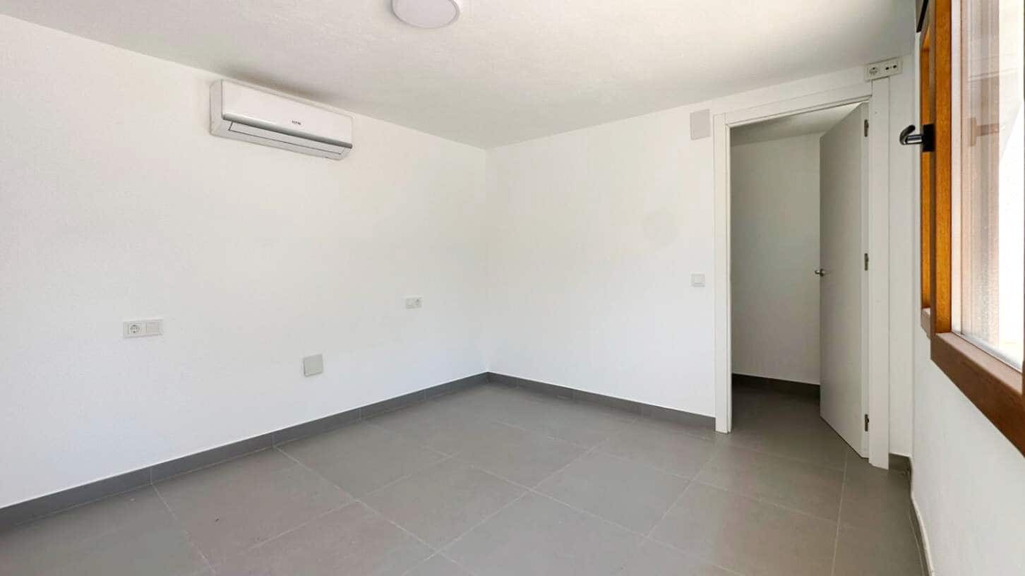 4 chambre Villa/Maison à vendre à La Nucia avec piscine - 900 000 € (Ref: 9858720)
