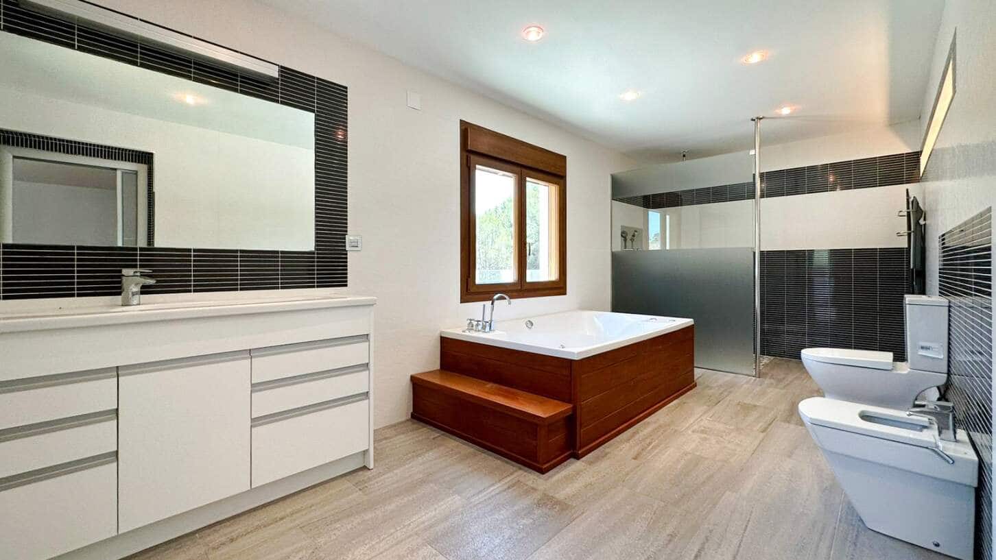 4 chambre Villa/Maison à vendre à La Nucia avec piscine - 900 000 € (Ref: 9858720)