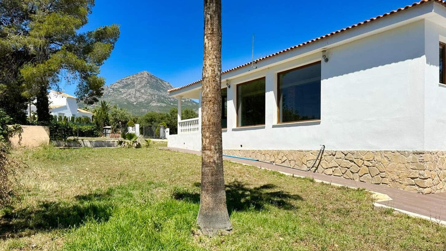4 chambre Villa/Maison à vendre à La Nucia avec piscine - 900 000 € (Ref: 9858720)