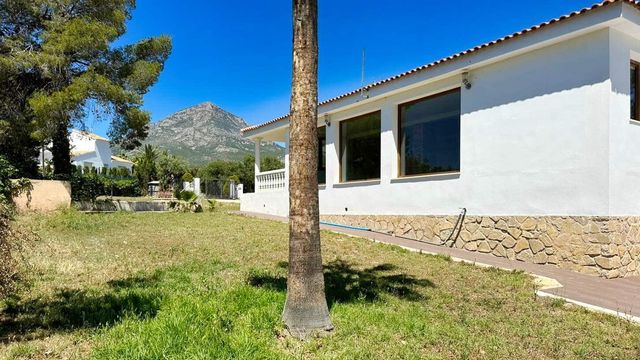 4 soverom Villa til salgs i La Nucia med svømmebasseng - € 950 000 (Ref: 9858720)
