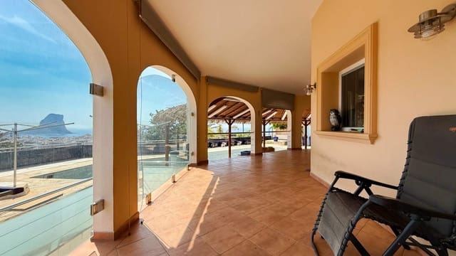 4 soverom Villa til salgs i Calpe / Calp med garasje - € 1 100 000 (Ref: 9877149)