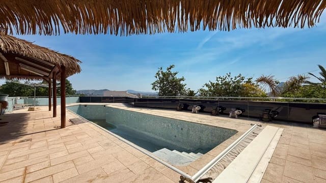 4 soverom Villa til salgs i Calpe / Calp med garasje - € 1 100 000 (Ref: 9877149)