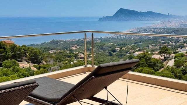 6 quarto Moradia para venda em Altea com piscina garagem - 1 799 000 € (Ref: 9888721)