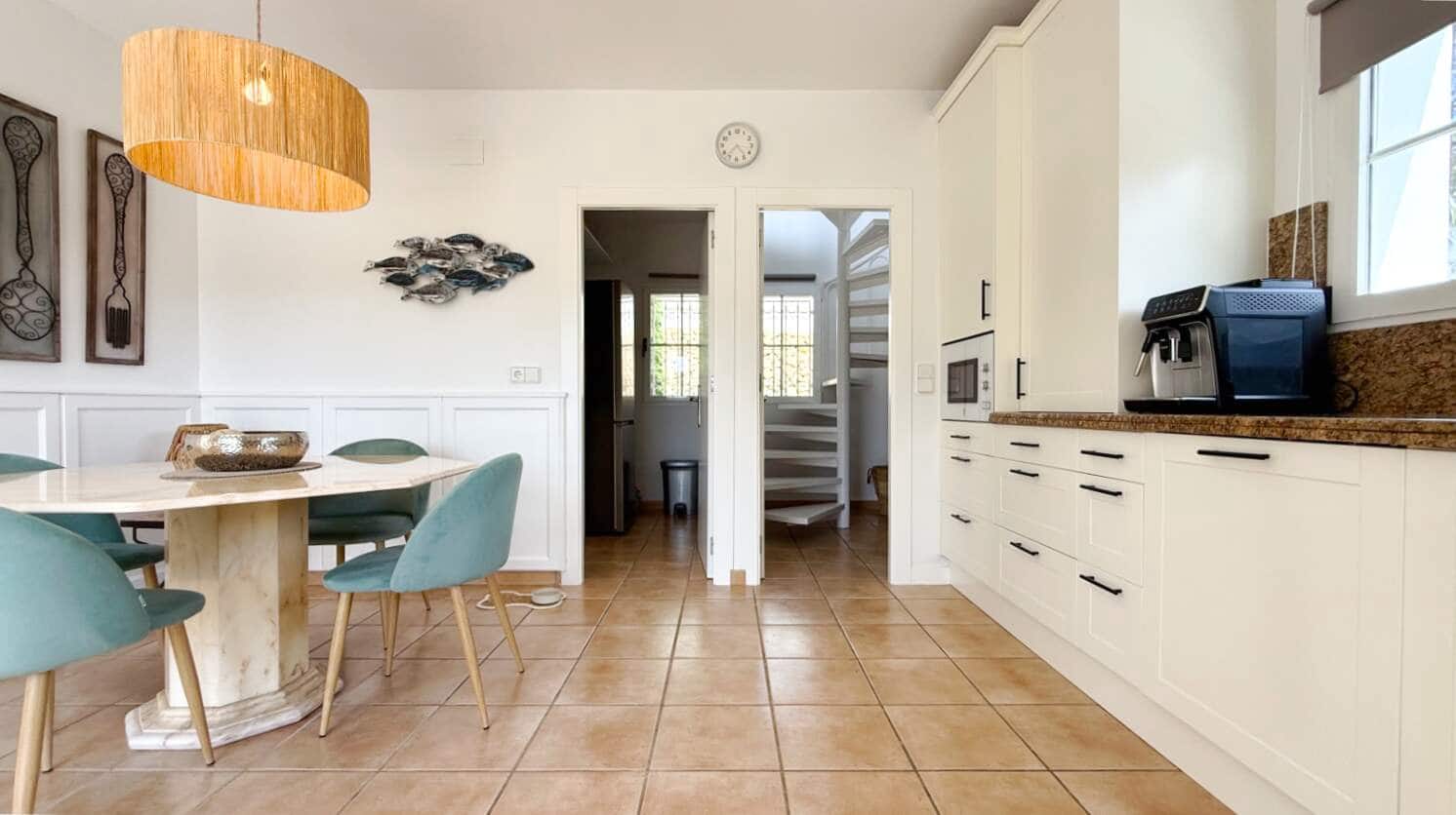3 bedroom Villa for sale in Altea with pool garage - € 725,000 (Ref: 9911765)