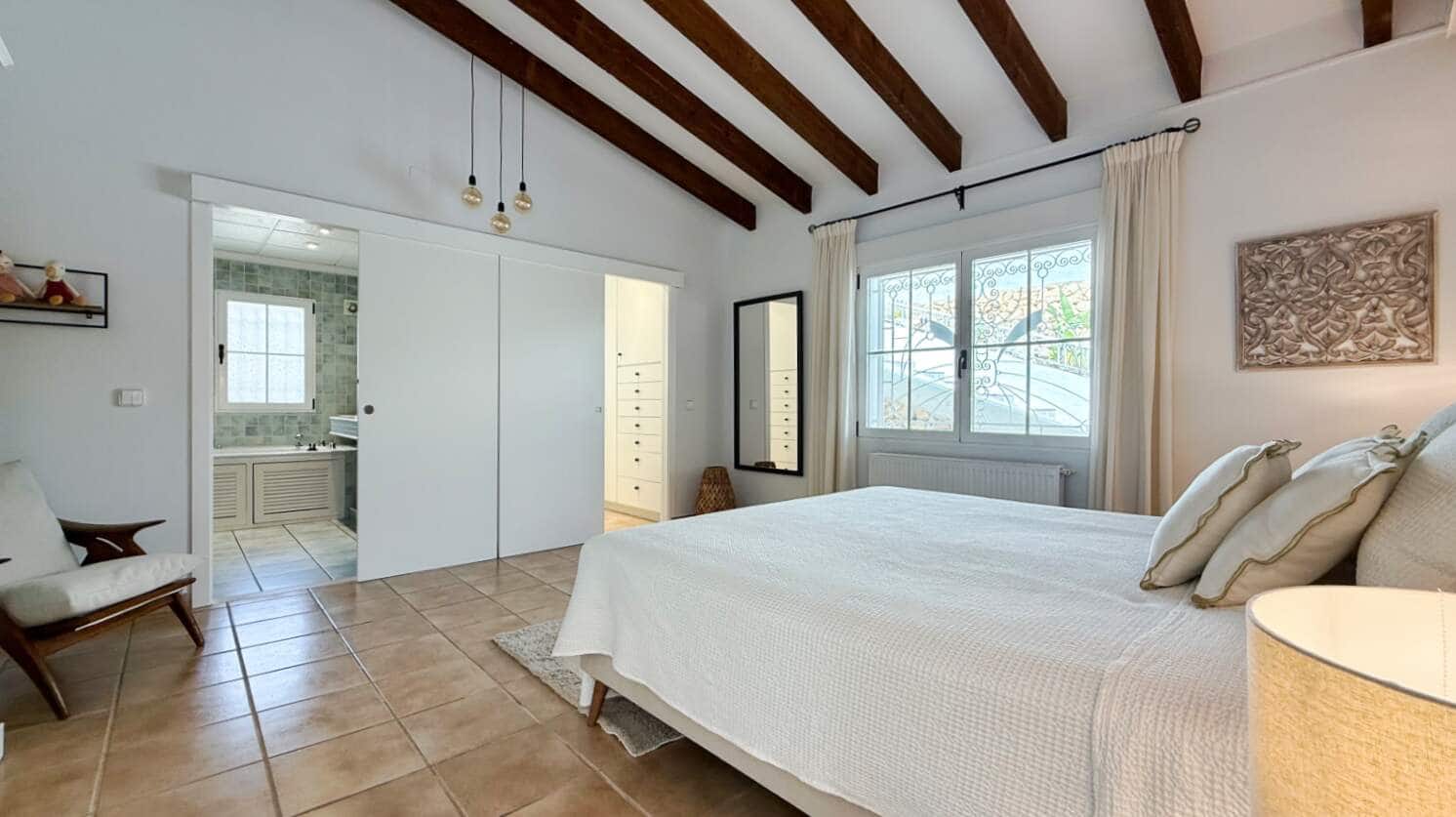 3 bedroom Villa for sale in Altea with pool garage - € 725,000 (Ref: 9911765)