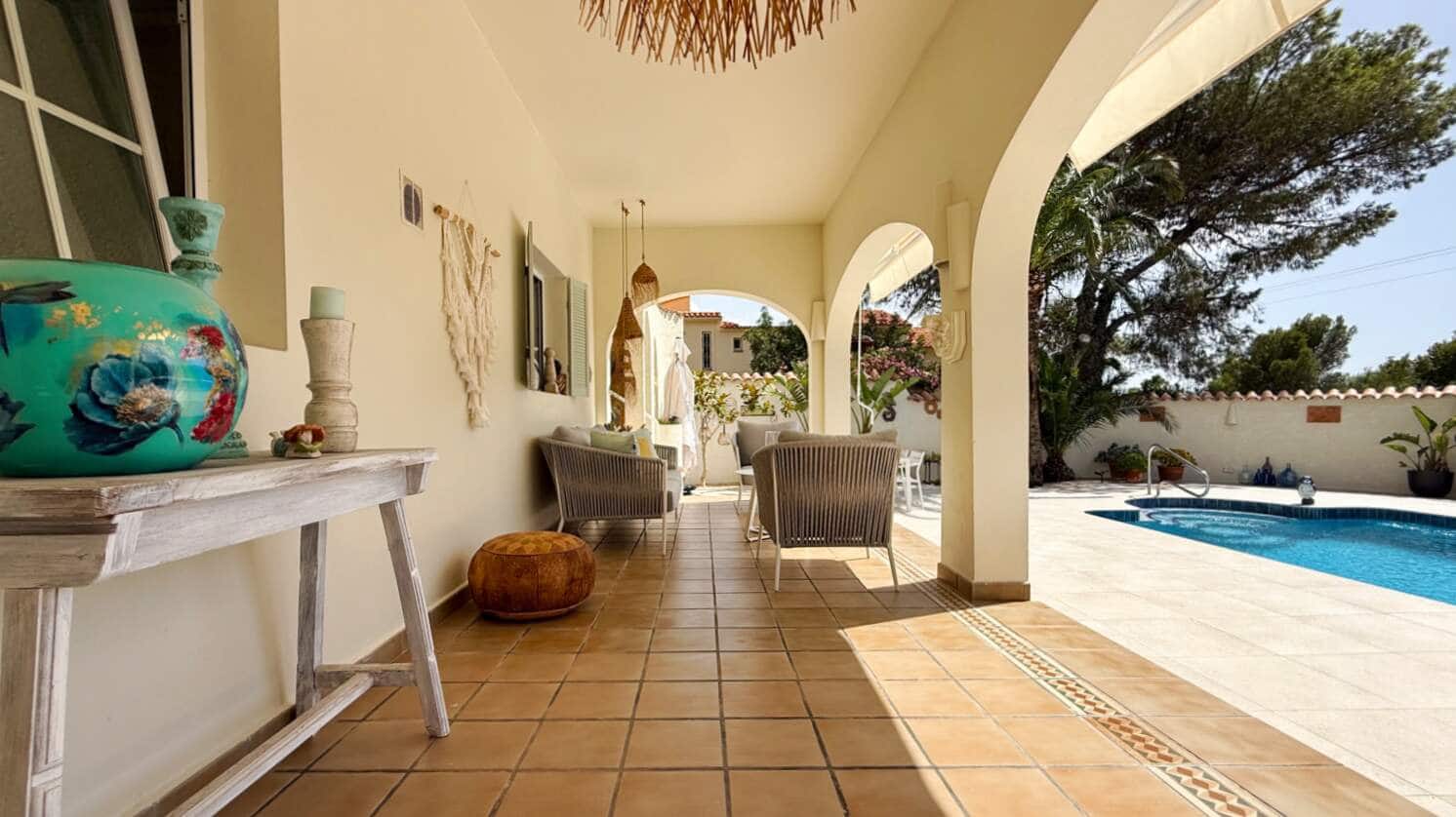3 bedroom Villa for sale in Altea with pool garage - € 725,000 (Ref: 9911765)
