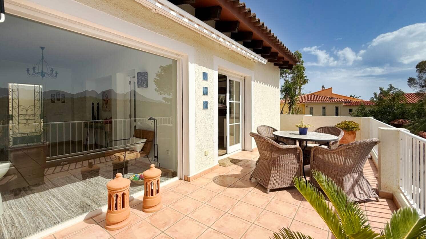 3 bedroom Villa for sale in Altea with pool garage - € 725,000 (Ref: 9911765)