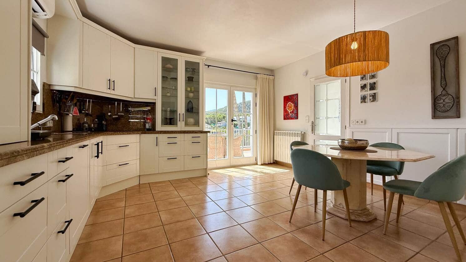 3 bedroom Villa for sale in Altea with pool garage - € 725,000 (Ref: 9911765)