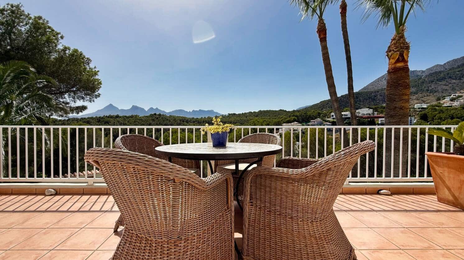3 bedroom Villa for sale in Altea with pool garage - € 725,000 (Ref: 9911765)