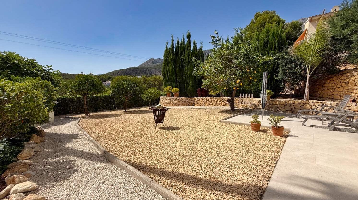3 bedroom Villa for sale in Altea with pool garage - € 725,000 (Ref: 9911765)