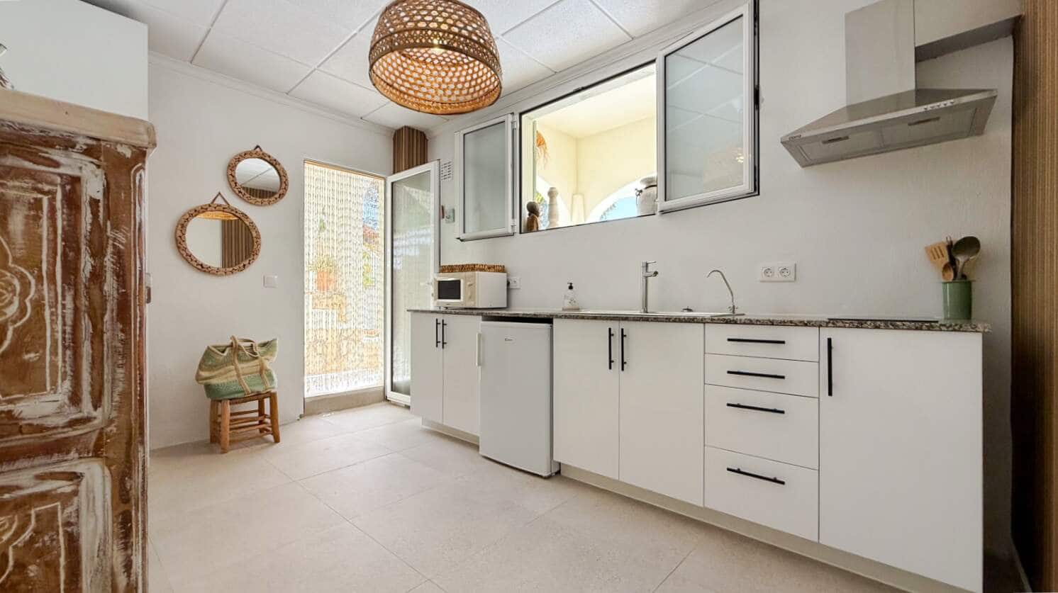 3 bedroom Villa for sale in Altea with pool garage - € 725,000 (Ref: 9911765)