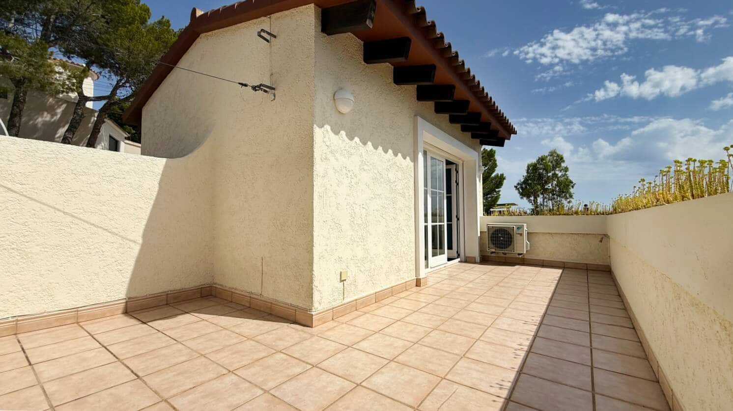 3 bedroom Villa for sale in Altea with pool garage - € 725,000 (Ref: 9911765)
