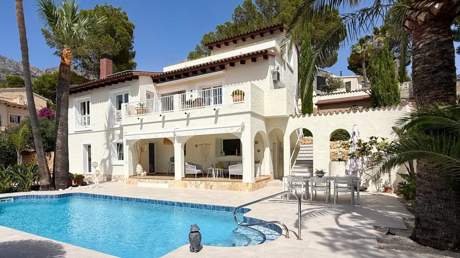 3 bedroom Villa for sale in Altea with pool garage - € 725,000 (Ref: 9911765)
