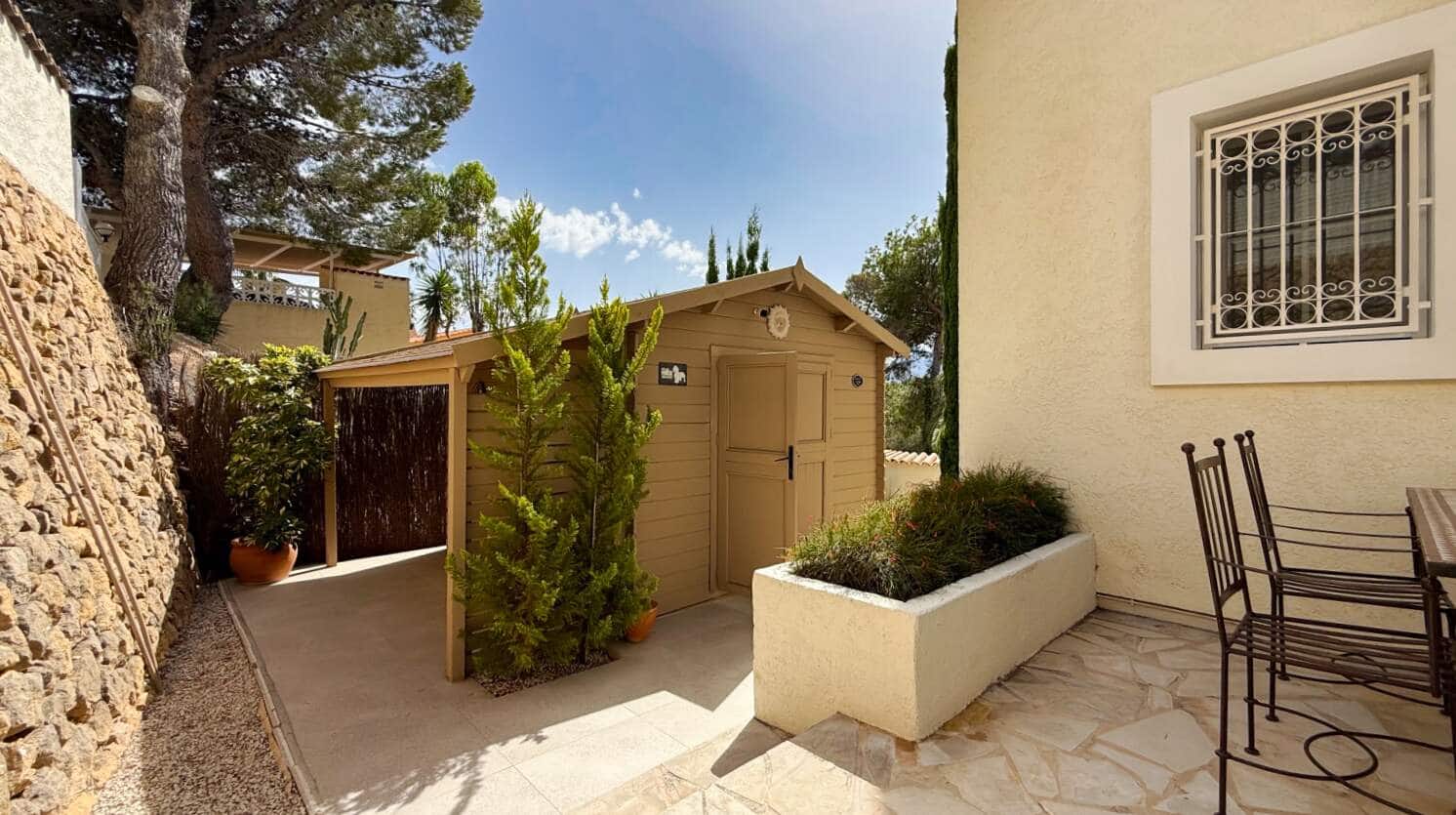 3 bedroom Villa for sale in Altea with pool garage - € 725,000 (Ref: 9911765)