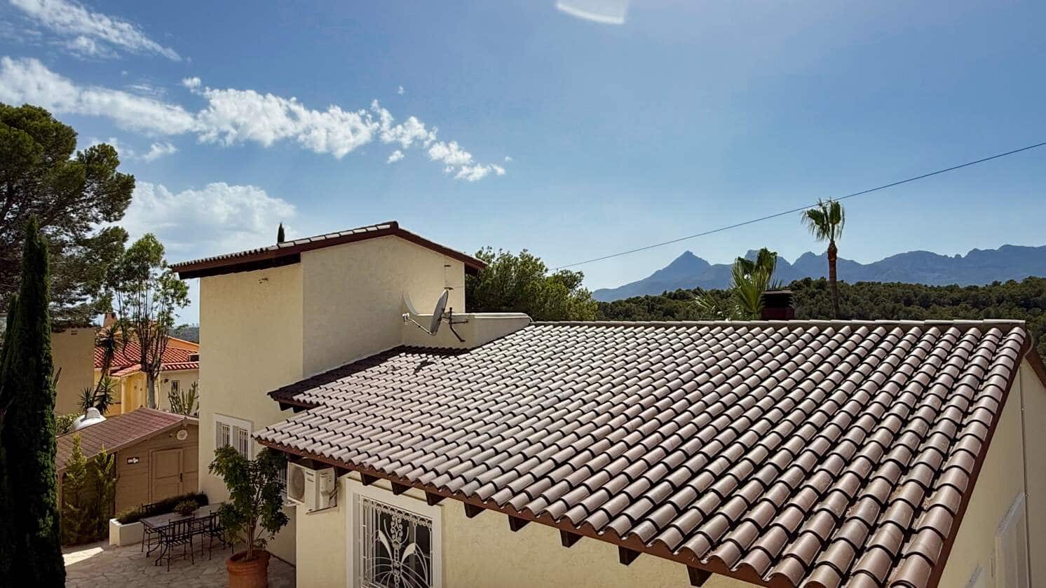3 bedroom Villa for sale in Altea with pool garage - € 725,000 (Ref: 9911765)
