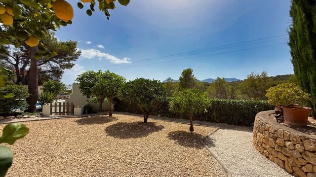 3 bedroom Villa for sale in Altea with pool garage - € 725,000 (Ref: 9911765)