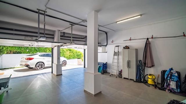5 soverom Villa til salgs i Calpe / Calp med svømmebasseng garasje - € 1 590 000 (Ref: 9911766)